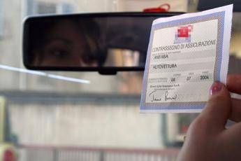 Polizza auto, come scegliere quella giusta Polizza auto, come scegliere quella giusta
