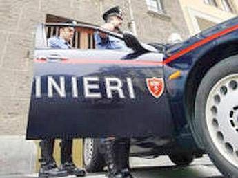 Picchiata e rinchiusa in casa da due anni da marito e fratello, liberata dai Carabinieri Picchiata e rinchiusa in casa da due anni da marito e fratello, liberata dai Carabinieri