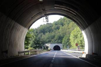 Travolto mentre cammina sull'A1 Travolto mentre cammina sull'A1