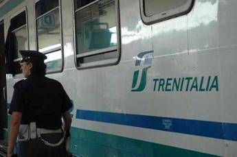 Capotreno 'aggredita', Trenitalia: Solo una discussione accesa Capotreno 'aggredita', Trenitalia: Solo una discussione accesa