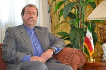 
<p>L'ambasciatore iraniano Jahanbakhsh Mozaffari</p>

