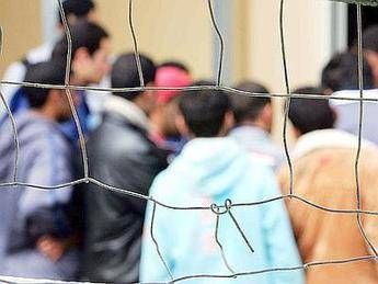 Rivolta nel centro d'accoglienza di Palermo, arrestati quattro immigrati Rivolta nel centro d'accoglienza di Palermo, arrestati quattro immigrati