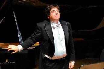Il pianista iraniano Bahrami: Trump un ignorante accecato dal denaro Il pianista iraniano Bahrami: Trump un ignorante accecato dal denaro