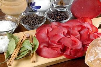 Bresaola Valtellina, perfetta per il menu delle feste Bresaola Valtellina, perfetta per il menu delle feste