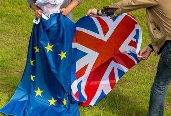 Due anni non bastano per uscita GB da Ue, rapporto sulla Brexit della Camera dei Lord Due anni non bastano per uscita GB da Ue, rapporto sulla Brexit della Camera dei Lord