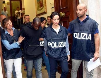 Mi dicevano ti uccido, il racconto delle vittime di Rimini Mi dicevano ti uccido, il racconto delle vittime di Rimini