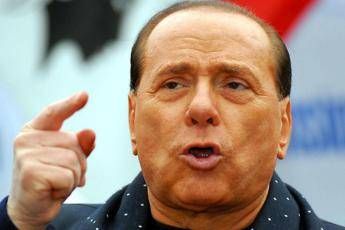Berlusconi attacca ancora: Governo precario Berlusconi attacca ancora: Governo precario