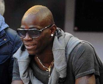 E' Balotelli il più insultato sul web tra i giocatori della Premier League E' Balotelli il più insultato sul web tra i giocatori della Premier League