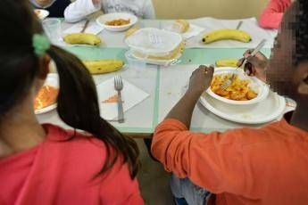 Bimbi stranieri esclusi da mensa, raccolti 60mila euro Bimbi stranieri esclusi da mensa, raccolti 60mila euro