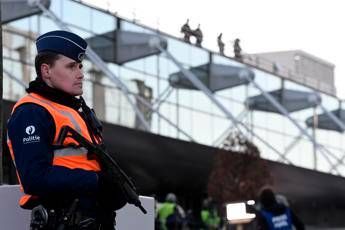 Belgio, arrestato 30enne collegato agli attentati di Parigi Belgio, arrestato 30enne collegato agli attentati di Parigi