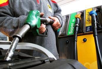 Benzina e diesel, si lima al ribasso Benzina e diesel, si lima al ribasso