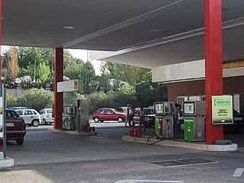 Benzinaio accoltellato durante rapina a Bisceglie, due arresti Benzinaio accoltellato durante rapina a Bisceglie, due arresti