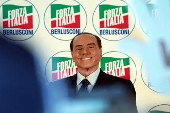 Silvio liberato, Berlusconi infiamma i social Silvio liberato, Berlusconi infiamma i social