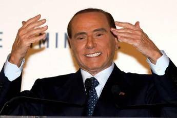 Elezioni, Berlusconi 'blinda' le donne: tutte capolista Elezioni, Berlusconi 'blinda' le donne: tutte capolista