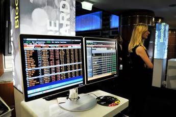 Borsa: europee deboli in avvio, a Piazza Affari recupera Pirelli, +1,02% Borsa: europee deboli in avvio, a Piazza Affari recupera Pirelli, +1,02%