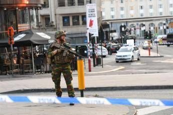 Allarme a Bruxelles, polizia neutralizza uomo con cintura esplosiva Allarme a Bruxelles, polizia neutralizza uomo con cintura esplosiva