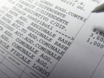 Tredicesime tutte in tasse e bollette, solo il 15% rimarrà nelle tasche degli italiani Tredicesime tutte in tasse e bollette, solo il 15% rimarrà nelle tasche degli italiani
