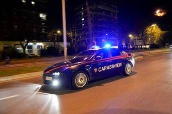 Lite su bus, poi gli spintoni: uomo accoltella 17enne Lite su bus, poi gli spintoni: uomo accoltella 17enne