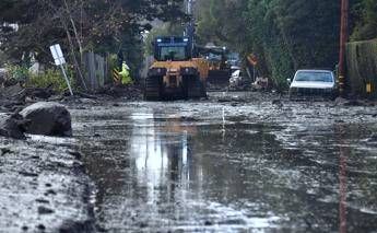 California devastata da alluvioni e frane: 13 morti California devastata da alluvioni e frane: 13 morti