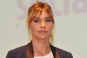 Elenoire Casalegno rompe il silenzio: Il mio matrimonio è finito Elenoire Casalegno rompe il silenzio: Il mio matrimonio è finito