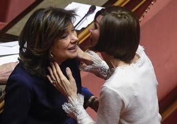 Berlusconi lancia 'girl power' Berlusconi lancia 'girl power'
