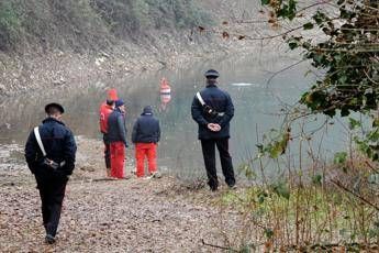 Due cadaveri nel Po, uno è senza testa Due cadaveri nel Po, uno è senza testa