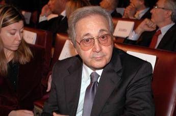 E' morto Stelvio Cipriani, autore delle musiche di 'Anonimo Veneziano' E' morto Stelvio Cipriani, autore delle musiche di 'Anonimo Veneziano'