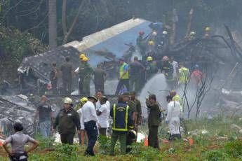 Cuba, aereo si schianta dopo il decollo Cuba, aereo si schianta dopo il decollo