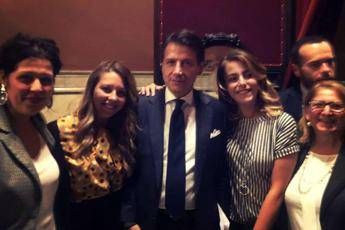 Conte e il selfie proibito Conte e il selfie proibito