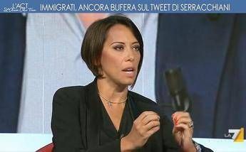 Mi sembri una gallina da studio, lite in diretta tv tra le deputate De Girolamo e Morani /Video Mi sembri una gallina da studio, lite in diretta tv tra le deputate De Girolamo e Morani /Video