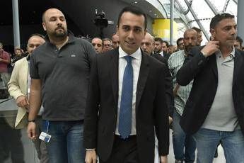 Di Maio: Salvini resti al suo posto Di Maio: Salvini resti al suo posto