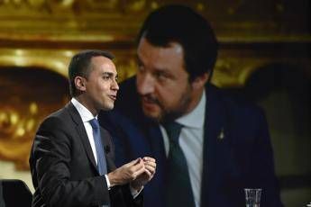 Di Maio difende Salvini Di Maio difende Salvini