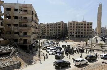 Ispettori entrano a Douma Ispettori entrano a Douma