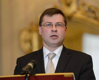 L. stabilità, monito dell'Europa: Su fisco scelte non in linea con Ue L. stabilità, monito dell'Europa: Su fisco scelte non in linea con Ue