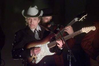Nobel per la letteratura a Bob Dylan Nobel per la letteratura a Bob Dylan