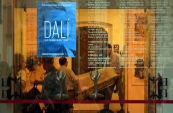Esumato il cadavere di Salvador Dalì, i celebri baffi intatti Esumato il cadavere di Salvador Dalì, i celebri baffi intatti