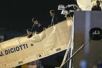 Diciotti, sbarcati i minori Diciotti, sbarcati i minori