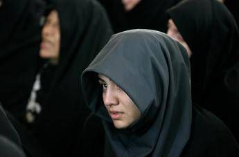Orrore in Iraq, l'Isil ordina l'infibulazione per tutte le donne del 'califfato' Orrore in Iraq, l'Isil ordina l'infibulazione per tutte le donne del 'califfato'