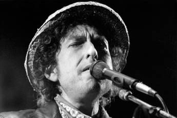 Altri impegni, Bob Dylan non ritirerà il Nobel Altri impegni, Bob Dylan non ritirerà il Nobel