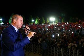Turchia, Erdogan: Prima o poi gli Usa dovranno scegliere, o noi o Gulen Turchia, Erdogan: Prima o poi gli Usa dovranno scegliere, o noi o Gulen