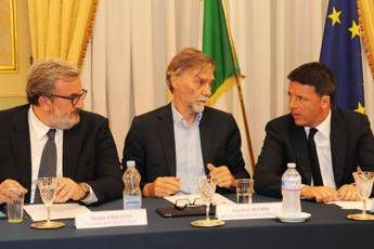 Pd, Renzi chiama Emiliano ma l'unità resta appesa a un filo Pd, Renzi chiama Emiliano ma l'unità resta appesa a un filo