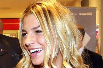 Emma Marrone firma i Baci Perugina per San Valentino Emma Marrone firma i Baci Perugina per San Valentino