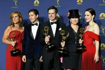 Emmy, trionfa 'La fantastica signora Maisel' Emmy, trionfa 'La fantastica signora Maisel'