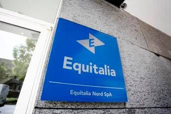 Sono più di un milione le segnalazioni di denuncia degli evasori fiscali e valgono 165 mln di euro Sono più di un milione le segnalazioni di denuncia degli evasori fiscali e valgono 165 mln di euro