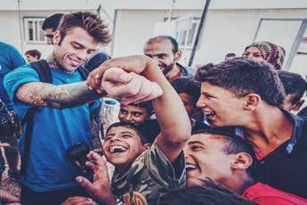 Fedez in Libano con l'Unicef: Non vedo l'ora di raccontarvi tutto /Foto Fedez in Libano con l'Unicef: Non vedo l'ora di raccontarvi tutto /Foto