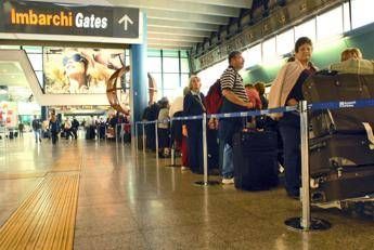 Maltempo, possibili ritardi voli Fiumicino Maltempo, possibili ritardi voli Fiumicino