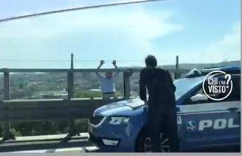 'Scattiamo selfie sul balcone': la trappola di Filippone 'Scattiamo selfie sul balcone': la trappola di Filippone
