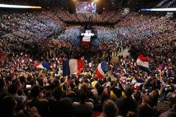 Attacco a Parigi, candidati annullano impegni campagna elettorale Attacco a Parigi, candidati annullano impegni campagna elettorale