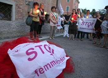 Femminicidi in aumento Femminicidi in aumento