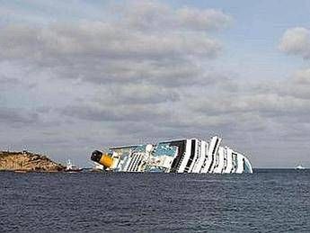 Giglio, autorizzato montaggio cassoni su fiancata di dritta della Concordia Giglio, autorizzato montaggio cassoni su fiancata di dritta della Concordia